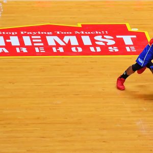 ADELAIDE, AUSTRALIA - OCTOBER 14: Jerome Randle of the Adelaide 36ers dribbles during the round two NBL match between the Adelaide 36ers and Melbourne United at the Adelaide Entertainment Centre on October 14, 2016 in Adelaide, Australia. (Photo by Daniel Kalisz/Getty Images)